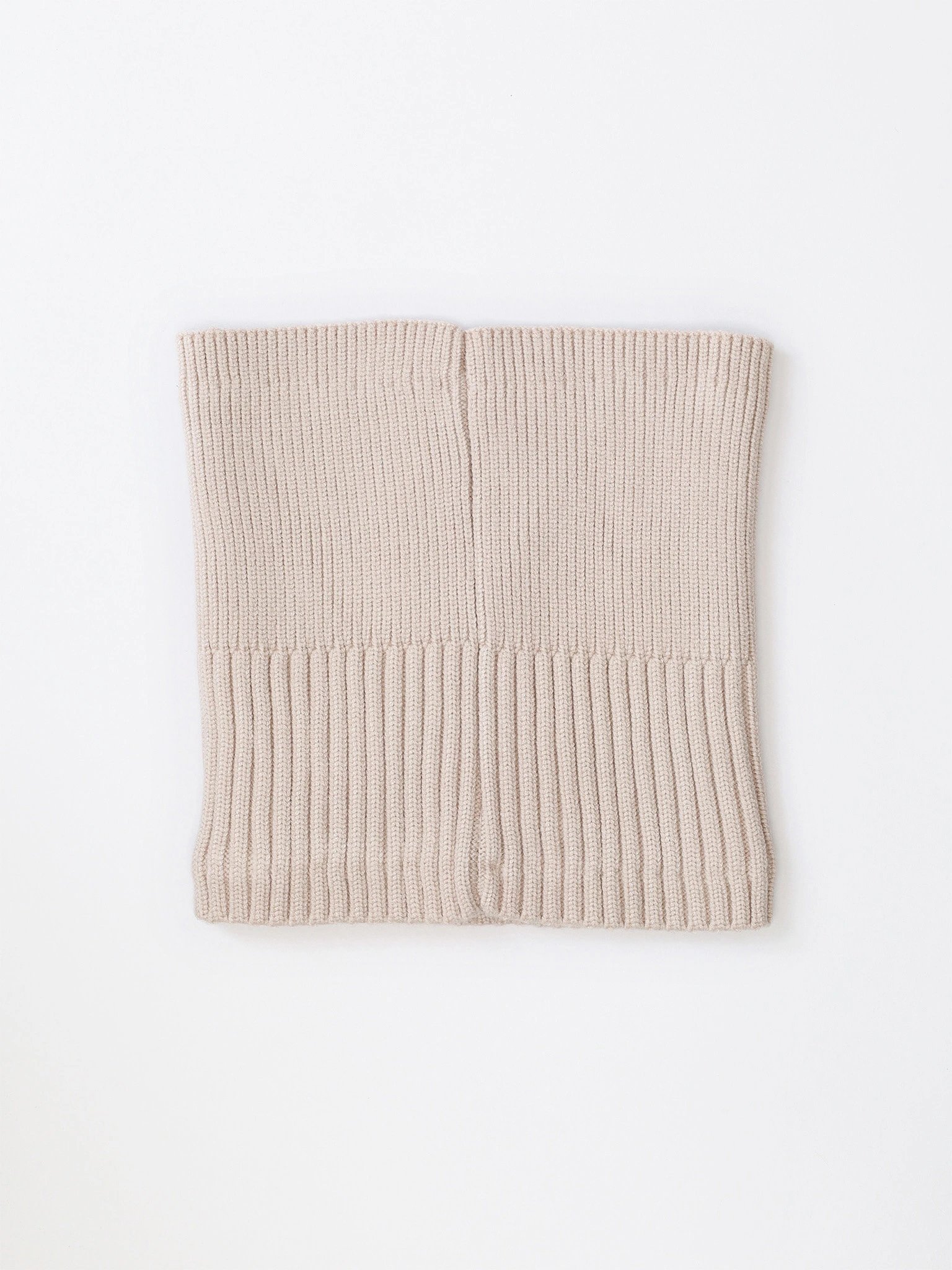 Шарф-снуд бежевого цвета